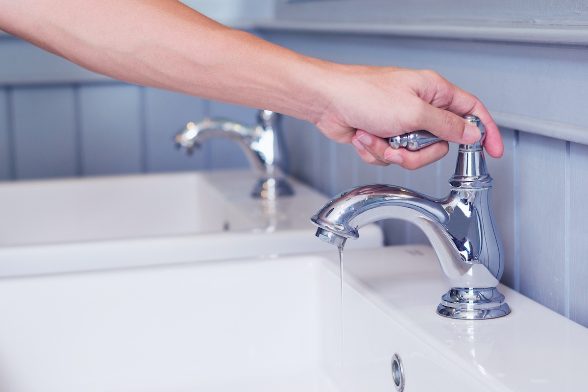 10 easy tips to save water at home