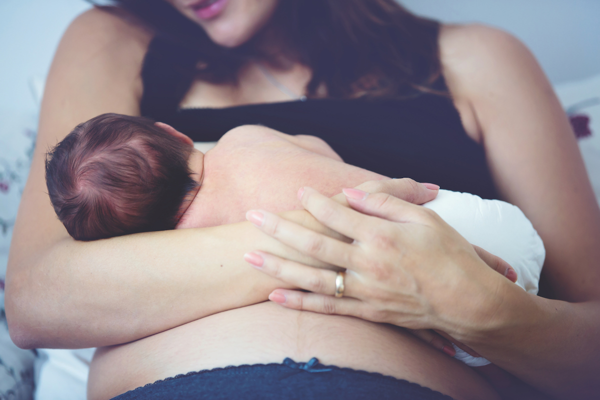 6 magical ways breast milk changes to meet your baby's needs